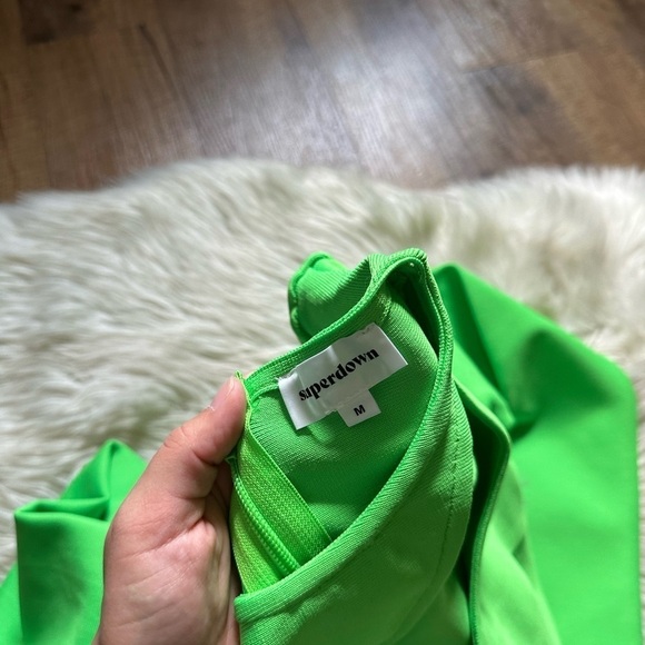 SUPERDOWN Sasha Bandage Mini Dress In Bright Green - Picture 4 of 4